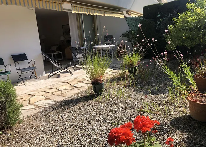 Les Oliviers 3, Domaine De Pierre Longue